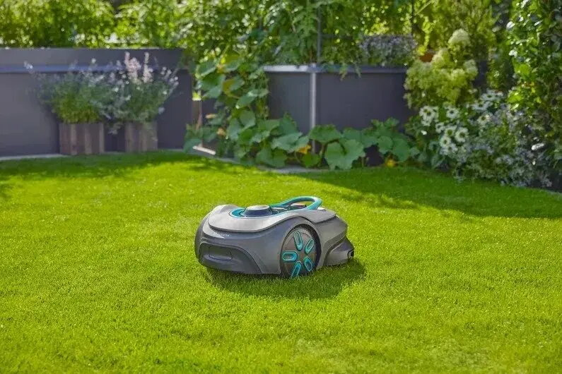 Robotic Lawnmower GARDENA smart SILENO for lawns up to 900 m²